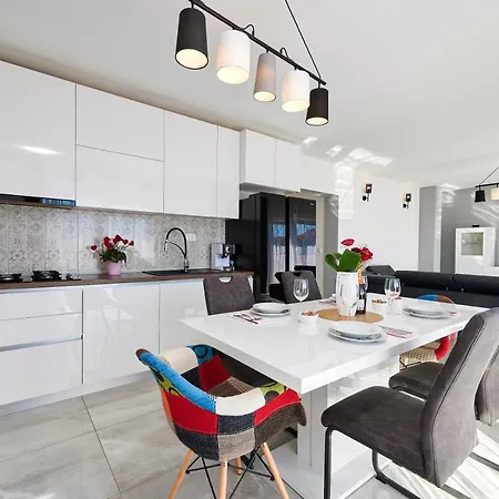 Tinel Apartment *